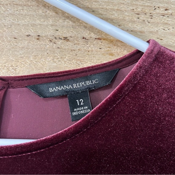 Banana Republic Wine Velvet Mid-Length Dress With Ruching - Picture 3 of 6